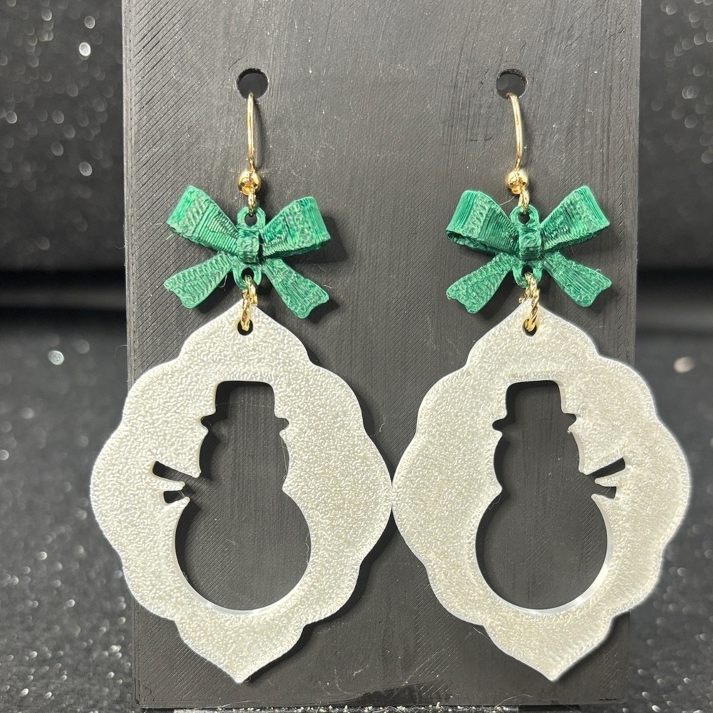 🎀 Frosty Snowman Bow Earrings 🎀
